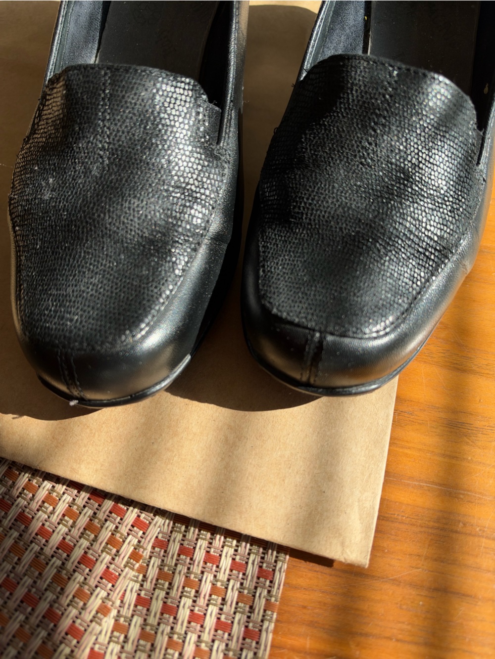 Vintage Black Slip-On Leather Clark’s pumps
